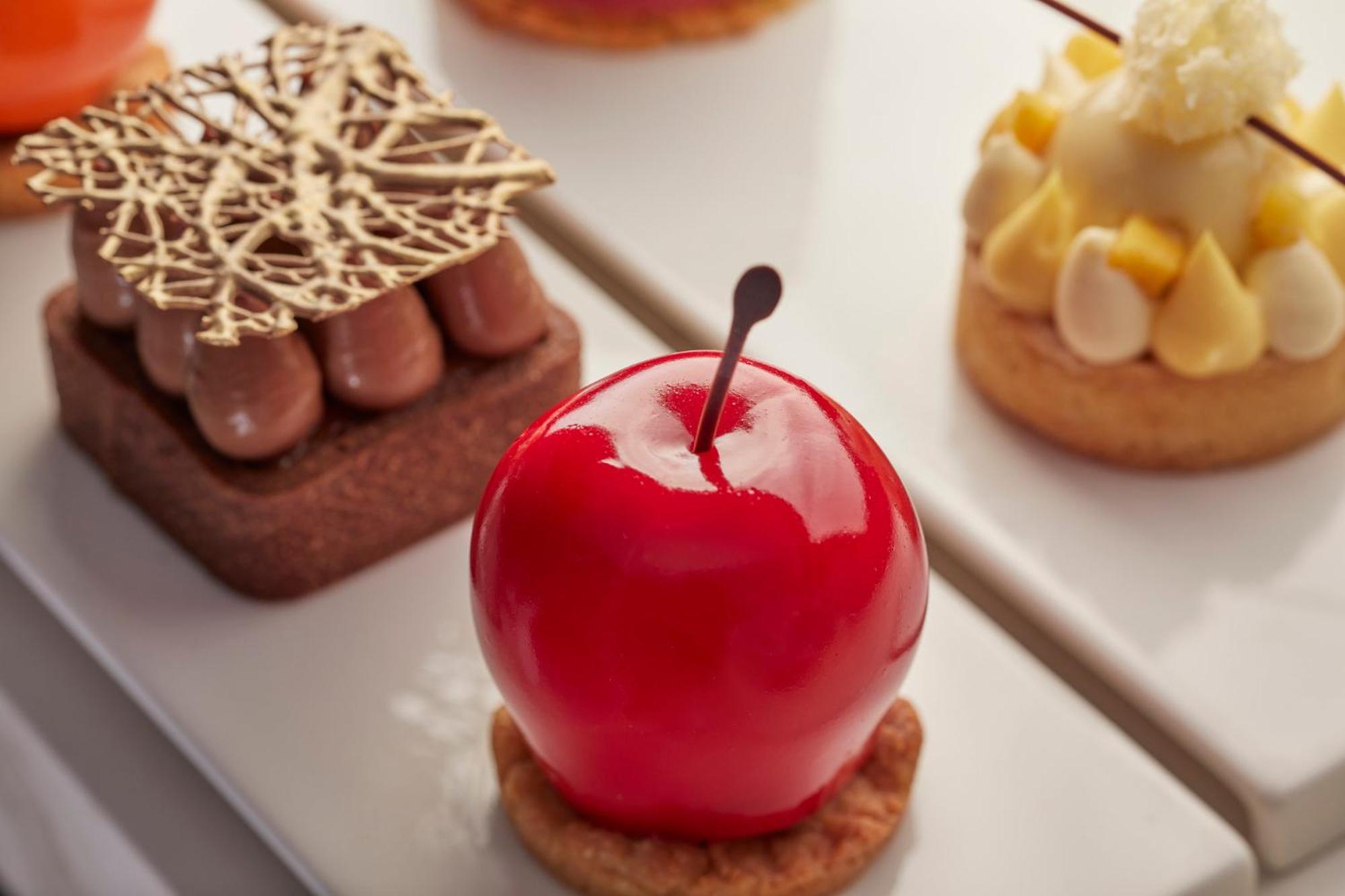 Mandarin Oriental, Santiago Hotel Kültér fotó A glazed apple dessert