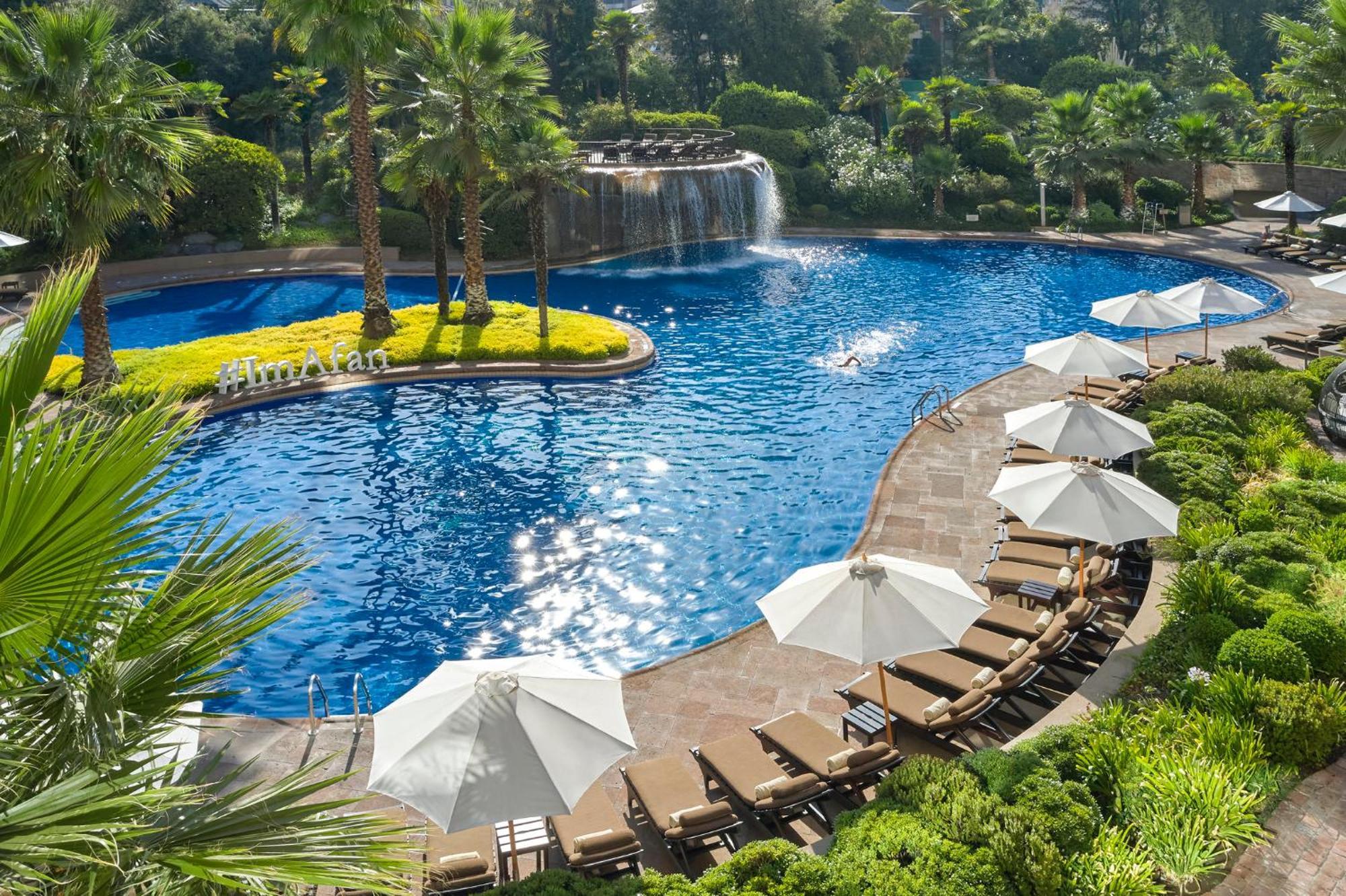 Mandarin Oriental, Santiago Hotel Kültér fotó The pool at the Atlantis Paradise Island