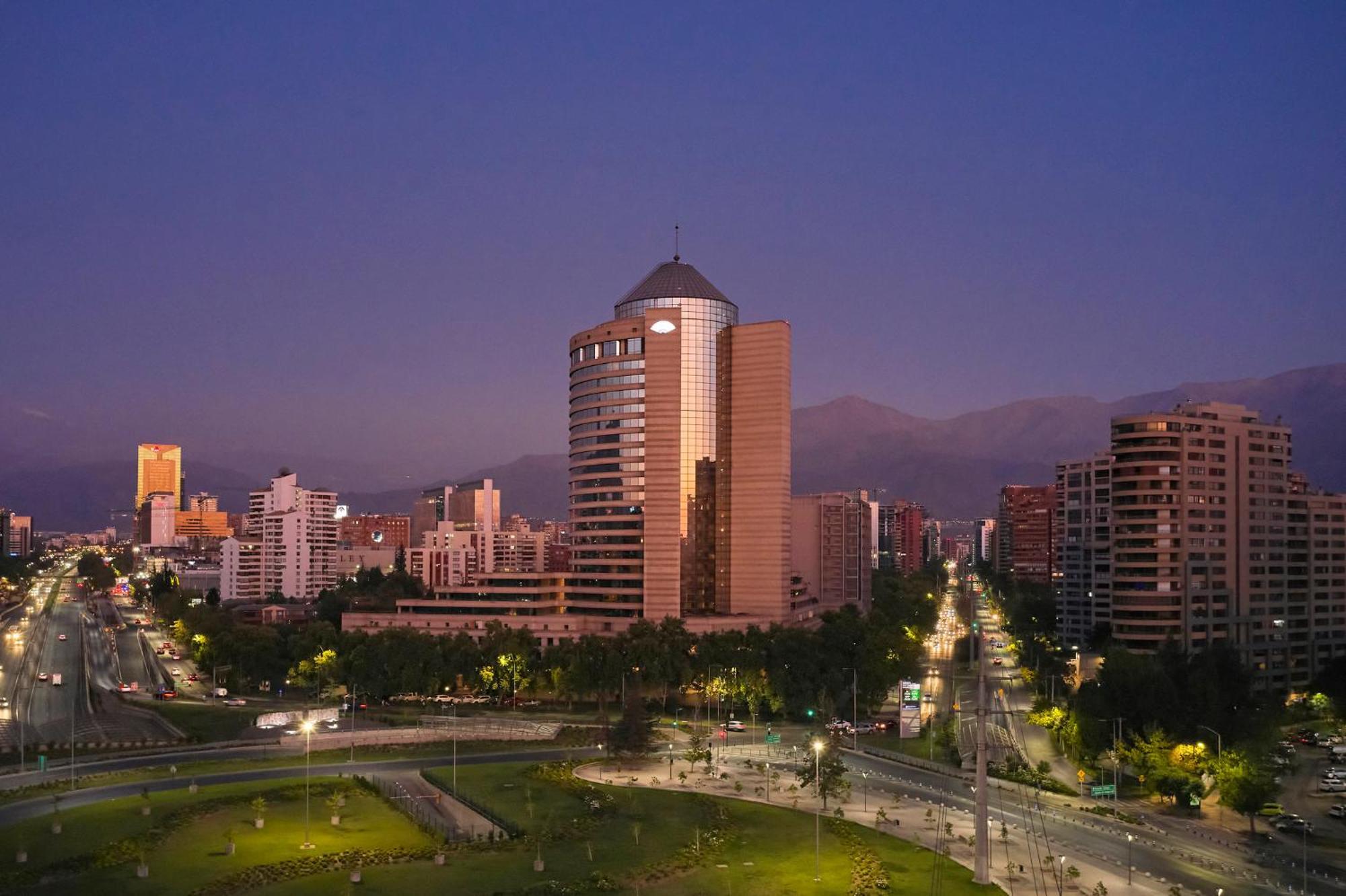 Mandarin Oriental, Santiago Hotel Kültér fotó Santiago skyline