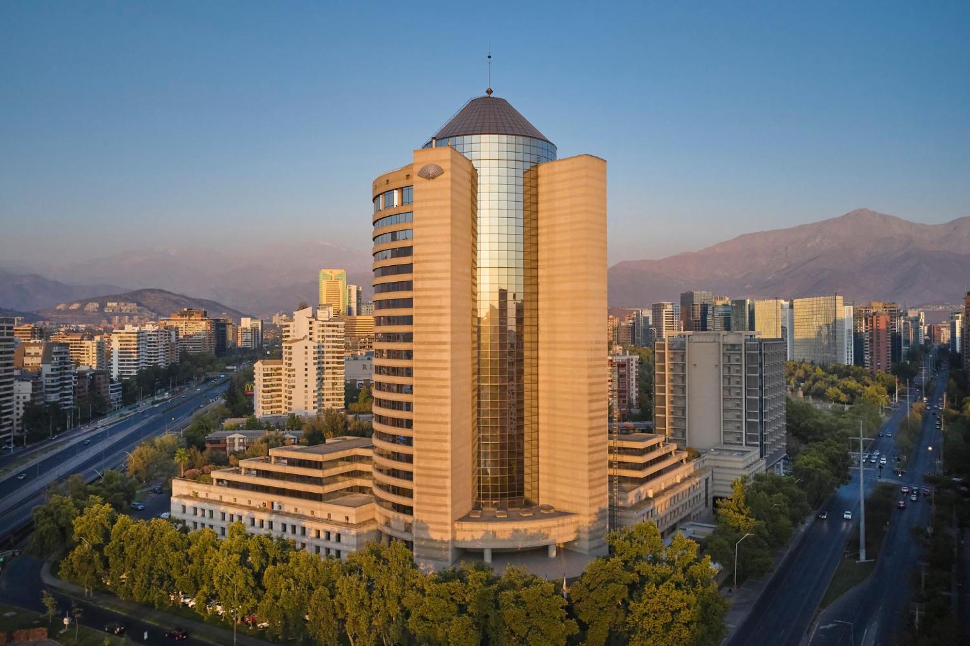 Mandarin Oriental, Santiago Hotel Kültér fotó The hotel in 2018